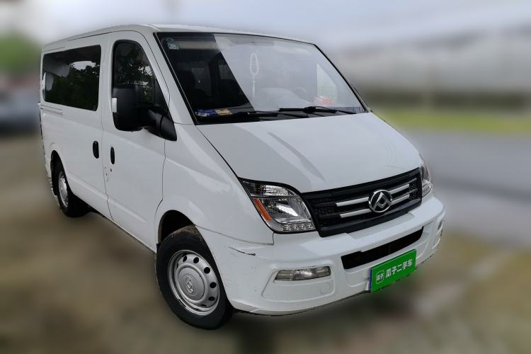 Used SAIC MAXUS Xintu V80 2023 2.0T AMT Classic Aoyuntong Short Wheelbase Mid-Roof 5/6-Seater Front Right 45 Deg