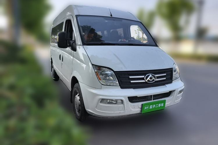 Used SAIC MAXUS Xintu V80 2023 2.0T Manual Classic Aoyuntong Long Wheelbase Mid-Height 6/7/8/9-Seater Front Right 45 Deg