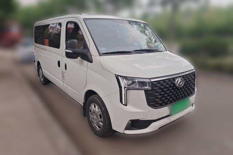 Used SAIC MAXUS Xintu V80 2023 2.0T Manual Classic Aoyuntong Long Wheelbase Ultra-Low Roof 6/7/8/9-Seater Front Right 45 Deg