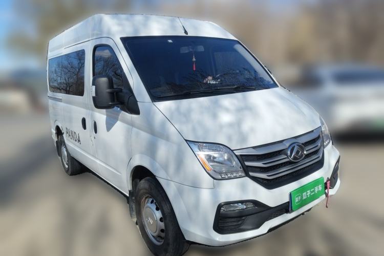 Used SAIC MAXUS Xintu V80 2023 2.0T Manual Classic Aoyuntong Short Wheelbase Mid-Roof 5/6-Seater Front Right 45 Deg