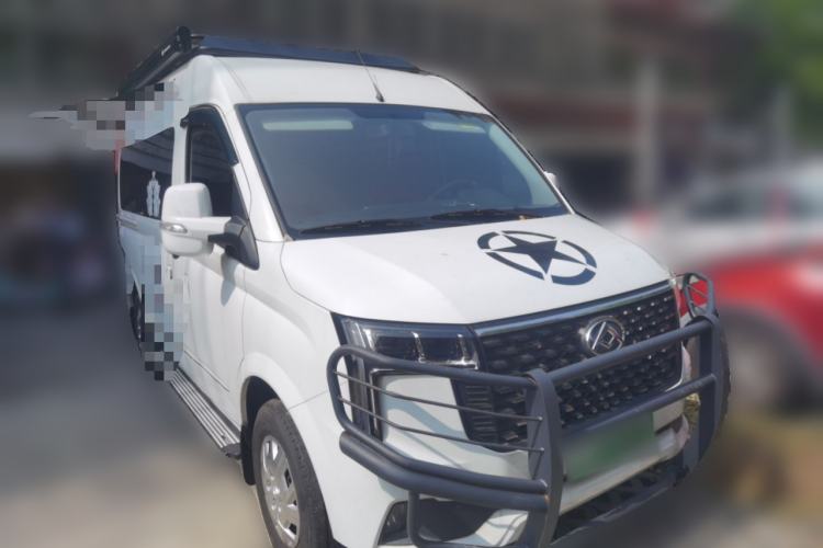 Used SAIC MAXUS Xintu V80 2023 2.0T AMT Classic Aoyuntong Power Version Short Wheelbase Mid-Roof Design 5/6 Seats Front Right 45 Deg