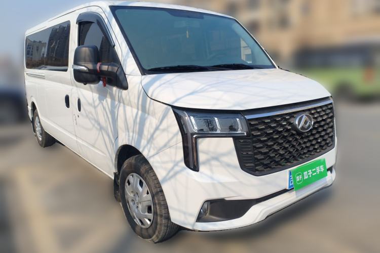 Used SAIC MAXUS Xintu V80 2023 2.0T AMT Classic Aoyuntong Long Wheelbase Ultra-Low Roof with 6/7/8/9 Seats Front Right 45 Deg