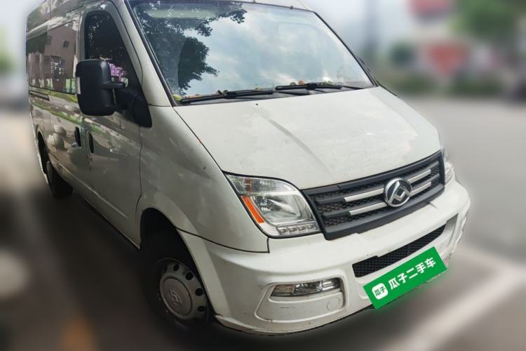 Used SAIC MAXUS Xintu V80 2023 2.0T Manual Classic Aoyuntong Long Wheelbase Mid-Height 6/7/8/9-Seater Front Right 45 Deg