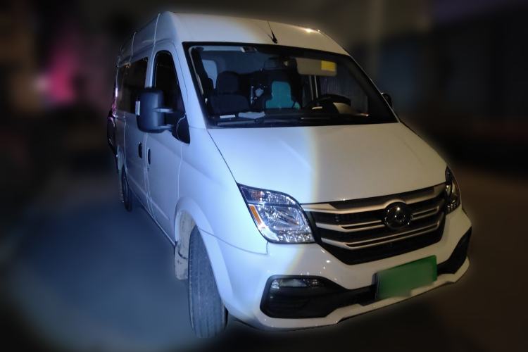 Used SAIC MAXUS Xintu V80 2023 2.0T Manual Classic Aoyuntong Short Wheelbase Mid-Roof 5/6-Seater Front Right 45 Deg