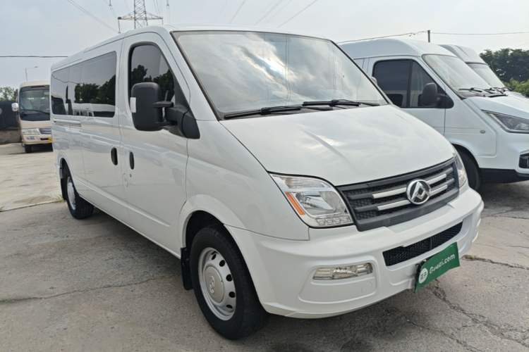 Used SAIC MAXUS Xintu V80 2023 2.0T Manual Classic Aoyuntong Long Wheelbase Ultra-Low Roof 6/7/8/9-Seater Front Right 45 Deg