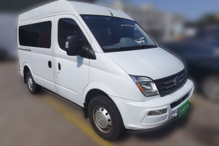 Used SAIC MAXUS Xintu V80 2023 2.0T Manual Classic Aoyuntong Short Wheelbase Mid-Roof 5/6-Seater Front Right 45 Deg