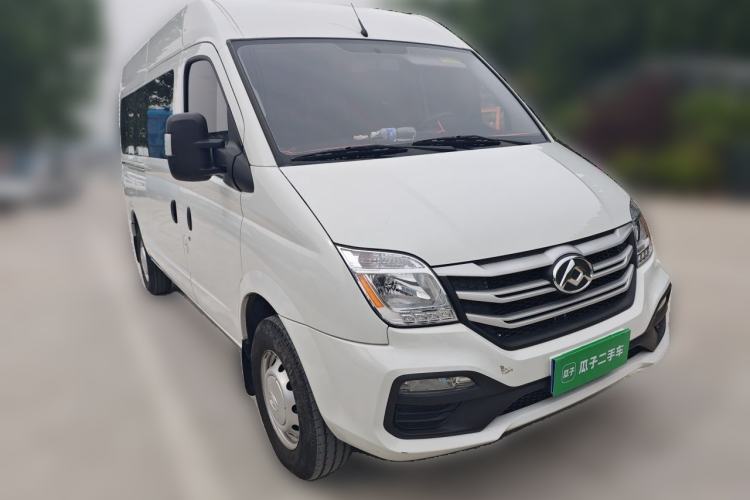 Used SAIC MAXUS Xintu V80 2023 2.0T Manual Classic Aoyuntong Long Wheelbase Mid-Height 6/7/8/9-Seater Front Right 45 Deg
