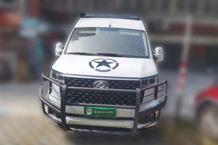 Used SAIC MAXUS Xintu V80 2023 2.0T AMT Classic Aoyuntong Power Version Short Wheelbase Mid-Roof Design 5/6 Seats Front