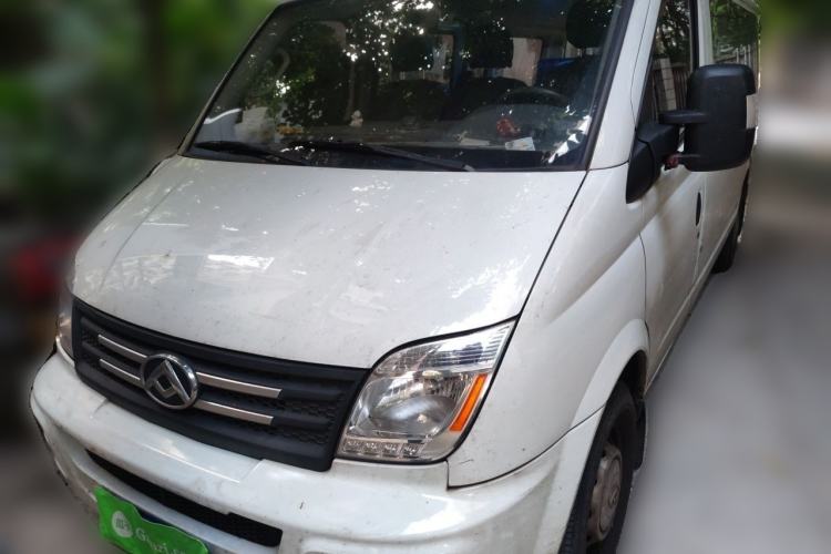 Used SAIC MAXUS Xintu V80 2023 2.0T Manual Classic Aoyuntong Long Wheelbase Ultra-Low Roof 6/7/8/9-Seater Front
