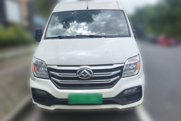 Used SAIC MAXUS Xintu V80 2023 2.0T Manual Classic City Delivery King Long Wheelbase Mid-Roof 3-Seater Front