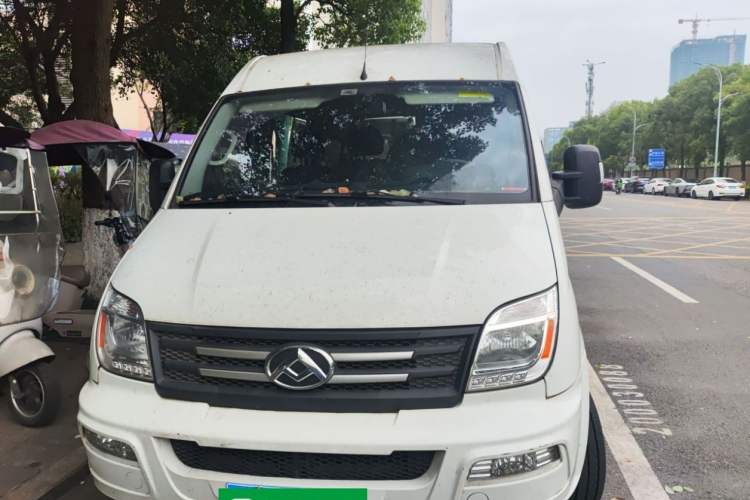 Used SAIC MAXUS Xintu V80 2023 2.0T Manual Classic Aoyuntong Long Wheelbase Mid-Height 6/7/8/9-Seater Front