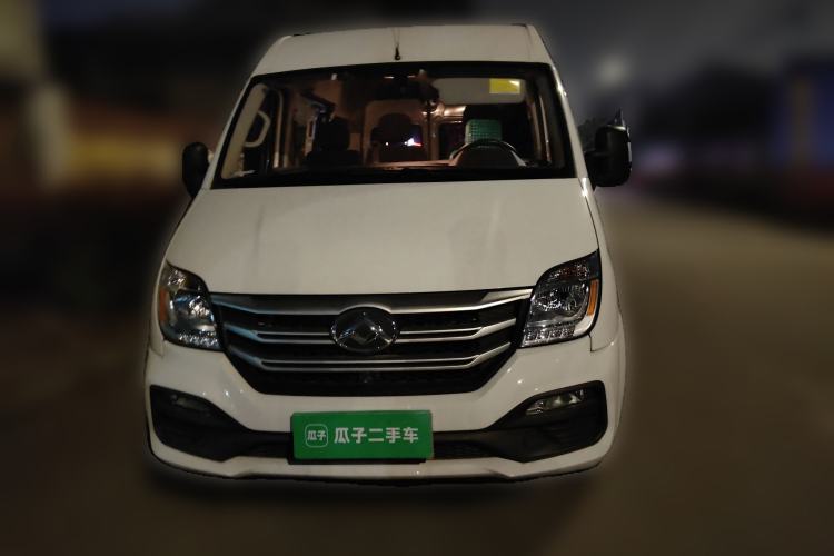 Used SAIC MAXUS Xintu V80 2023 2.0T Manual Classic Aoyuntong Short Wheelbase Mid-Roof 5/6-Seater Front