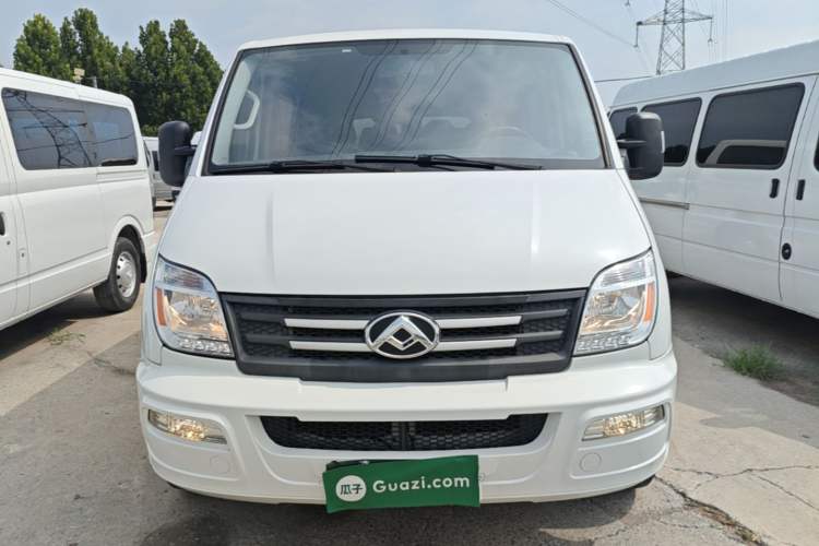 Used SAIC MAXUS Xintu V80 2023 2.0T Manual Classic Aoyuntong Long Wheelbase Ultra-Low Roof 6/7/8/9-Seater Front