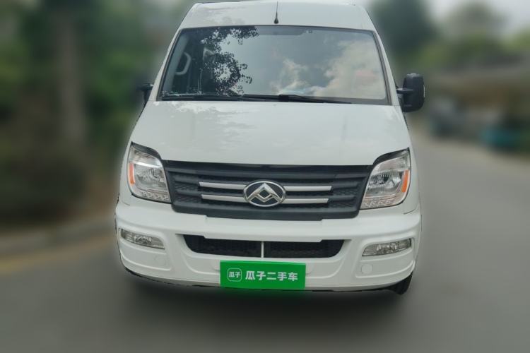 Used SAIC MAXUS Xintu V80 2023 2.0T Manual Classic Aoyuntong Long Wheelbase Mid-Height 6/7/8/9-Seater Front
