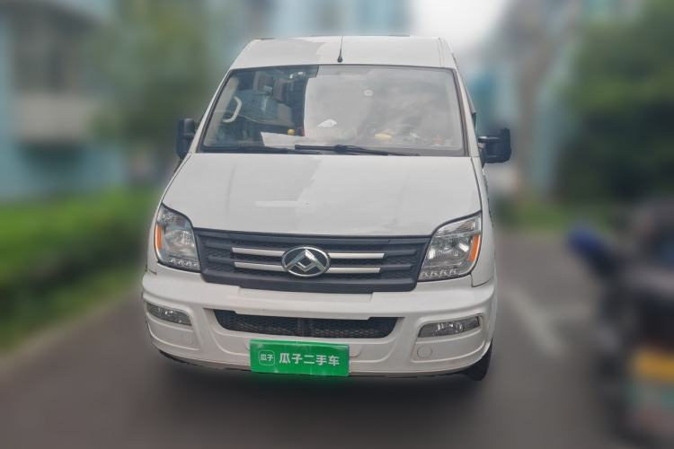 Used SAIC MAXUS Xintu V80 2023 2.0T Manual Classic Aoyuntong Power Version Long Wheelbase Mid-Roof Design 6/7/8/9-Seater Front