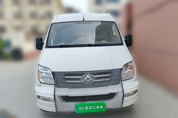 Used SAIC MAXUS Xintu V80 2023 2.0T Manual Classic City Delivery King Long Wheelbase Mid-Roof 3-Seater Front