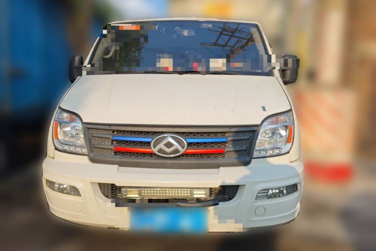 Used SAIC MAXUS Xintu V80 2023 2.0T Manual Classic Aoyuntong Long Wheelbase Ultra-Low Roof 6/7/8/9-Seater Front