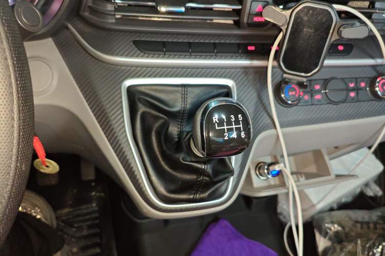 Used SAIC MAXUS Xintu V80  Gear Lever