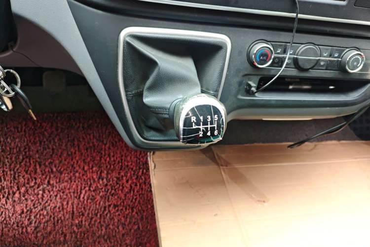 Used SAIC MAXUS Xintu V80 2023 2.0T Manual Classic Aoyuntong Long Wheelbase Mid-Height 6/7/8/9-Seater Gear Lever