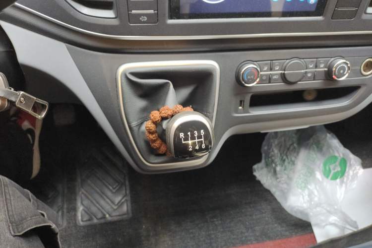 Used SAIC MAXUS Xintu V80  Gear Lever