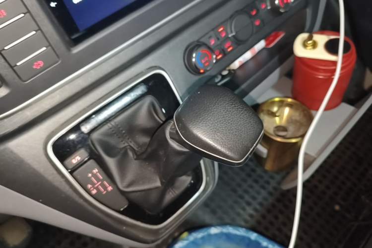 Used SAIC MAXUS Xintu V80  Gear Lever