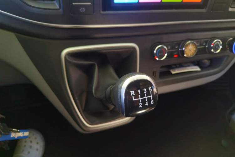 Used SAIC MAXUS Xintu V80  Gear Lever