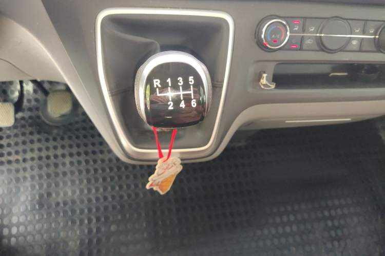 Used SAIC MAXUS Xintu V80  Gear Lever