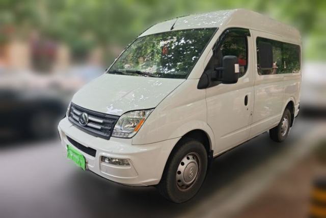 Used SAIC MAXUS Xintu V80 2023 2.0T Manual Classic Aoyuntong Short Wheelbase Mid-Roof 5/6-Seater