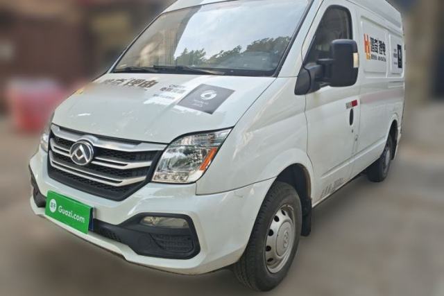 Used SAIC MAXUS Xintu V80 2023 2.0T Manual Classic City Delivery King Short Wheelbase Mid-Roof 3-Seater