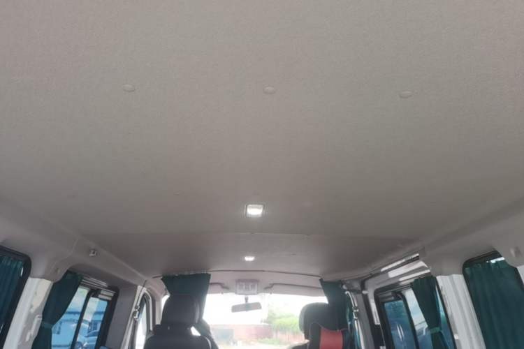 Used SAIC MAXUS Xintu V80 2023 2.0T Manual Classic Aoyuntong Long Wheelbase Ultra-Low Roof 6/7/8/9-Seater Headliner