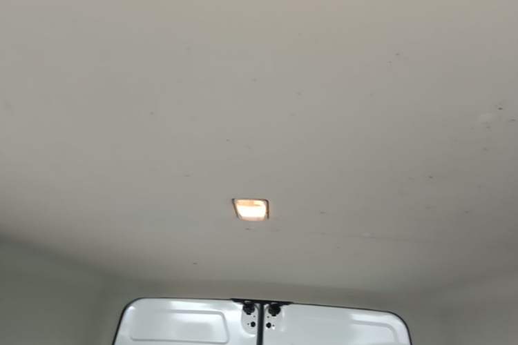 Used SAIC MAXUS Xintu V80 2023 2.0T Manual Classic Aoyuntong Short Wheelbase Mid-Roof 5/6-Seater Headliner