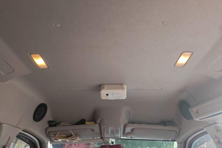 Used SAIC MAXUS Xintu V80 2023 2.0T AMT Classic Aoyuntong Long Wheelbase Mid-Height 6/7/8/9-Seater Headliner