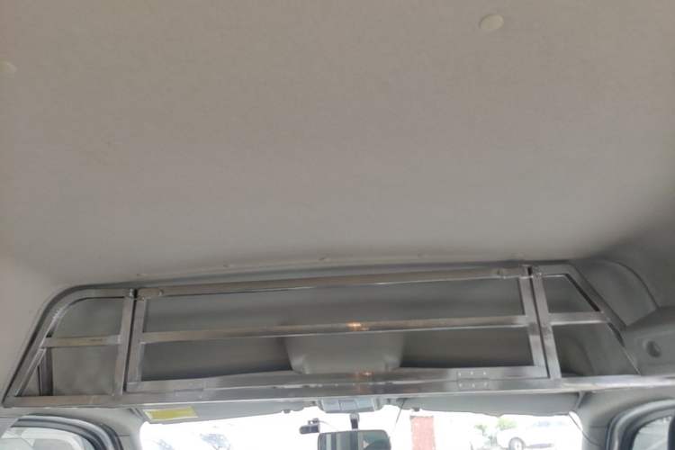 Used SAIC MAXUS Xintu V80 2023 2.0T Manual Classic Aoyuntong Long Wheelbase Mid-Height 6/7/8/9-Seater Headliner