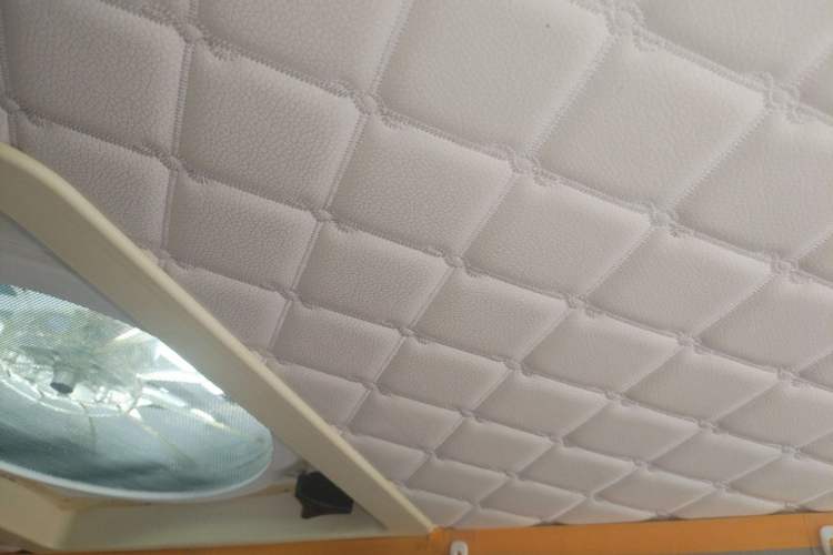Used SAIC MAXUS Xintu V80 2023 2.0T AMT Classic Aoyuntong Short Wheelbase Ultra-Low Roof 5/6-Seater Headliner