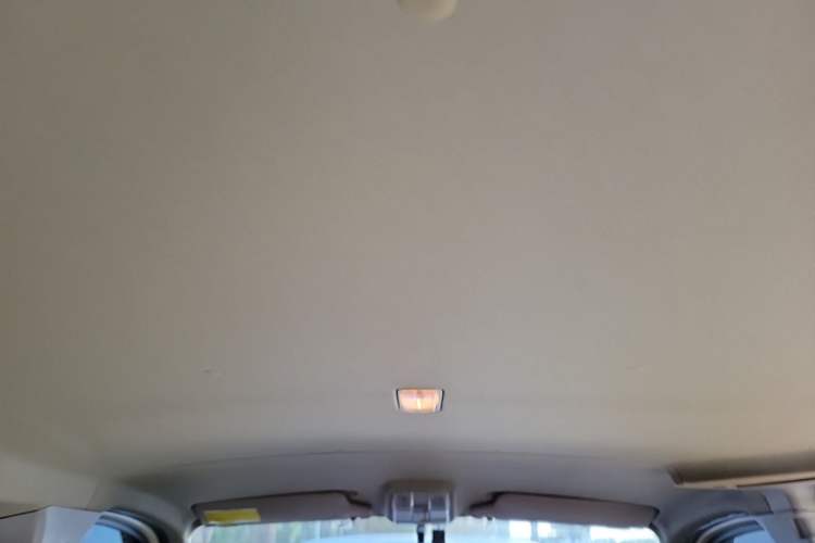 Used SAIC MAXUS Xintu V80 2023 2.0T Manual Classic Aoyuntong Short Wheelbase Ultra-Low Roof 5/6-Seater Headliner