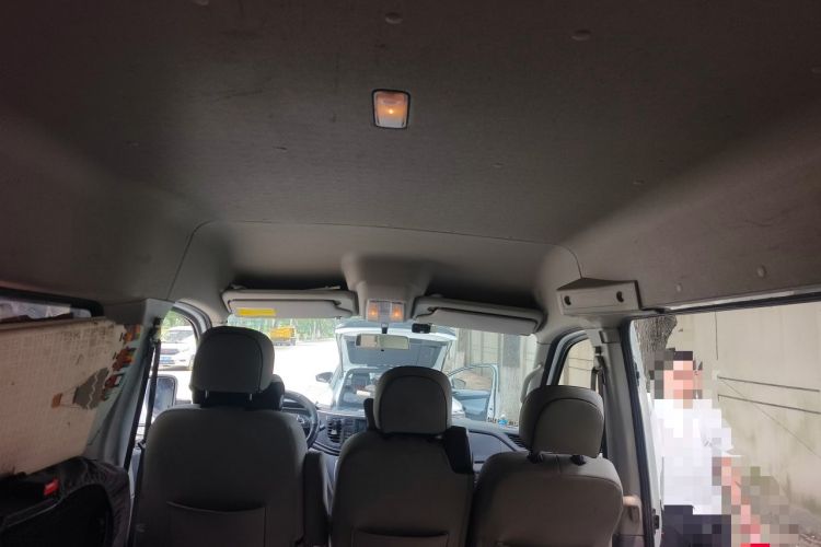 Used SAIC MAXUS Xintu V80 2023 2.0T Manual Classic Aoyuntong Long Wheelbase Mid-Height 6/7/8/9-Seater Headliner