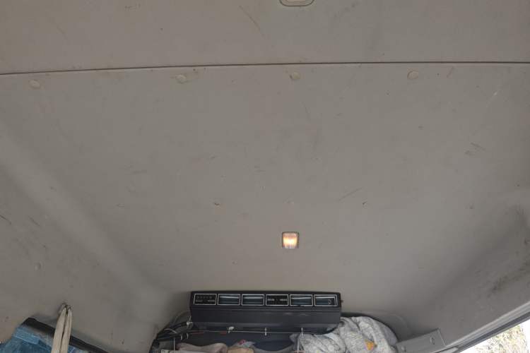 Used SAIC MAXUS Xintu V80 2023 2.0T Manual Classic Aoyuntong Long Wheelbase Mid-Height 6/7/8/9-Seater Headliner