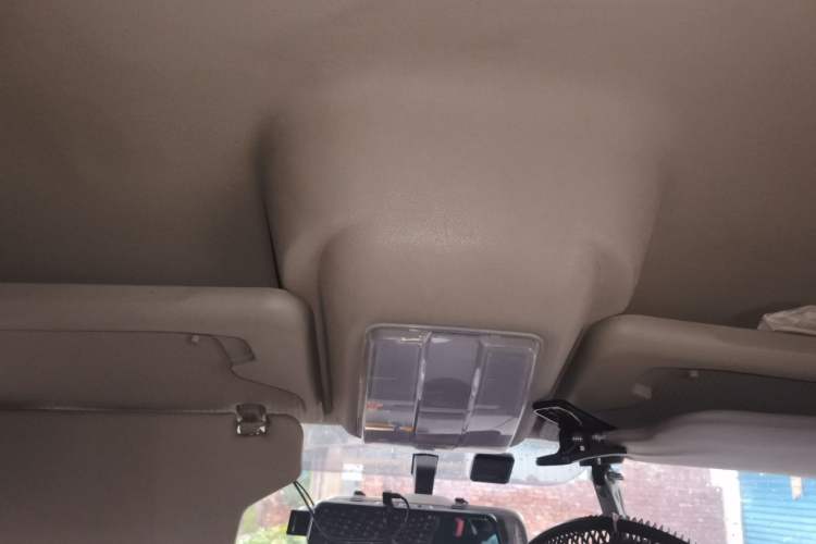 Used SAIC MAXUS Xintu V80 2023 2.0T Manual Classic Aoyuntong Long Wheelbase Mid-Height 6/7/8/9-Seater Headliner
