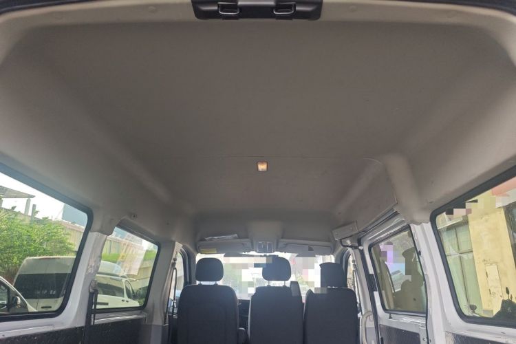 Used SAIC MAXUS Xintu V80 2023 2.0T Manual Classic Aoyuntong Power Version Short Wheelbase Mid-Height 5/6-Seater Headliner