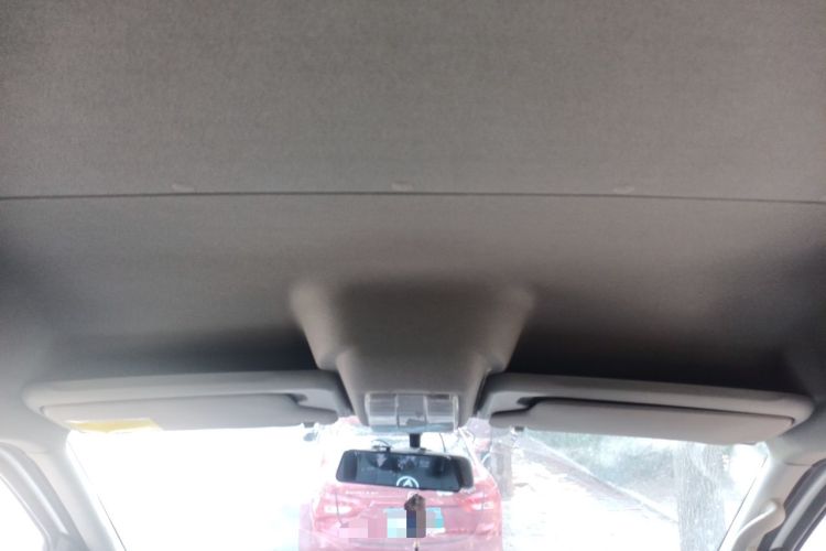 Used SAIC MAXUS Xintu V80 2023 2.0T Manual Classic Aoyuntong Short Wheelbase Mid-Roof 5/6-Seater Headliner