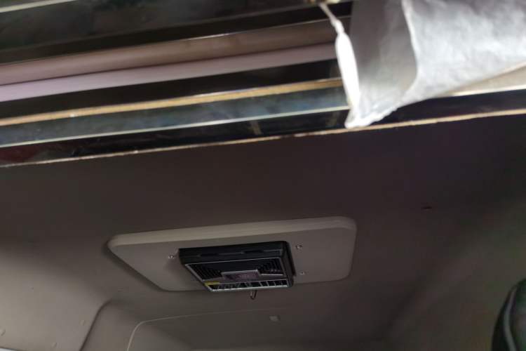 Used SAIC MAXUS Xintu V80  Headliner