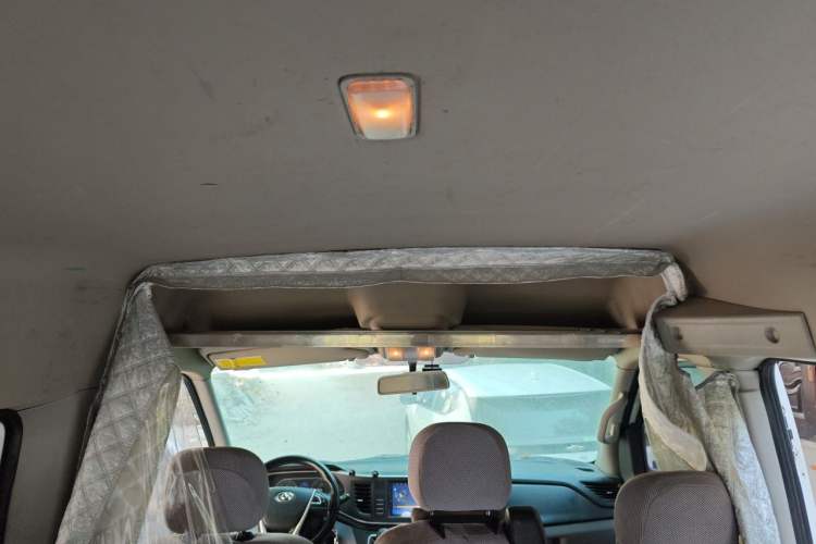Used SAIC MAXUS Xintu V80 2023 2.0T Manual Classic Aoyuntong Long Wheelbase Mid-Height 6/7/8/9-Seater Headliner