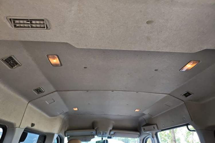 Used SAIC MAXUS Xintu V80 2023 2.0T Manual Classic Aoyuntong Long Wheelbase Mid-Height 6/7/8/9-Seater Headliner