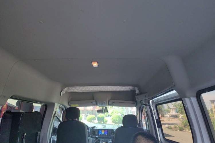Used SAIC MAXUS Xintu V80 2023 2.0T Manual Classic Aoyuntong Short Wheelbase Mid-Roof 5/6-Seater Headliner