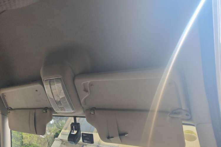 Used SAIC MAXUS Xintu V80  Headliner