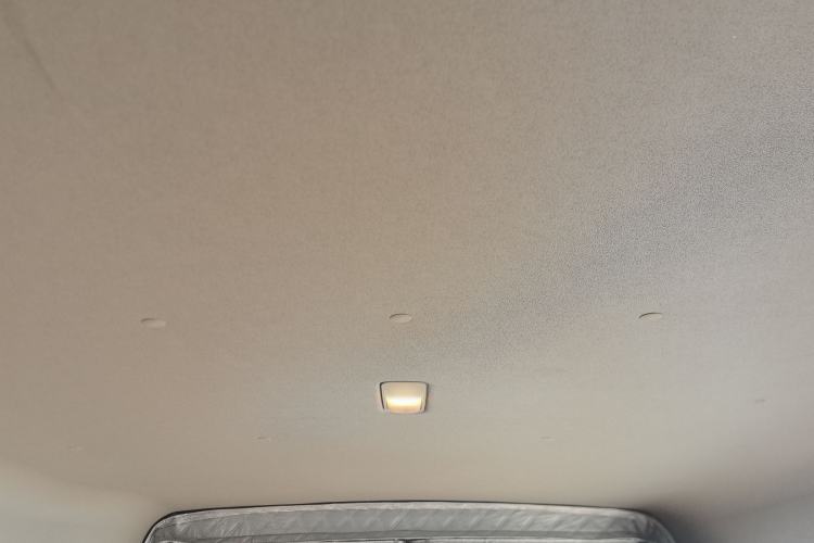 Used SAIC MAXUS Xintu V80 2023 2.0T AMT Classic Aoyuntong Long Wheelbase Mid-Height 6/7/8/9-Seater Headliner