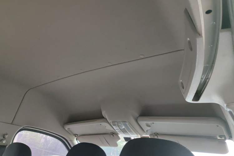 Used SAIC MAXUS Xintu V80 2023 2.0T Manual Classic Aoyuntong Long Wheelbase Mid-Height 6/7/8/9-Seater Headliner