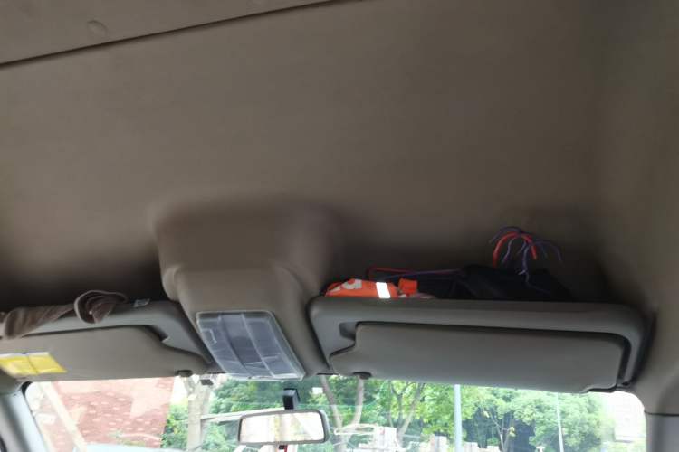 Used SAIC MAXUS Xintu V80 2023 2.0T Manual Classic Aoyuntong Long Wheelbase Mid-Height 6/7/8/9-Seater Headliner