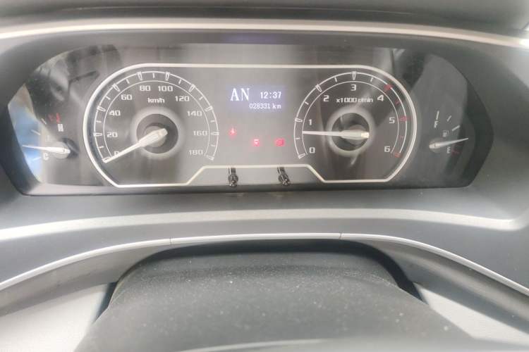 Used SAIC MAXUS Xintu V80 2023 2.0T AMT Classic Aoyuntong Long Wheelbase Mid-Height 6/7/8/9-Seater Instrument Cluster
