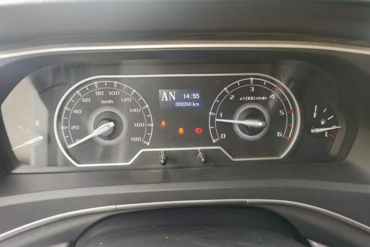 Used SAIC MAXUS Xintu V80 2023 2.0T AMT Classic Aoyuntong Short Wheelbase Ultra-Low Roof 5/6-Seater Instrument Cluster